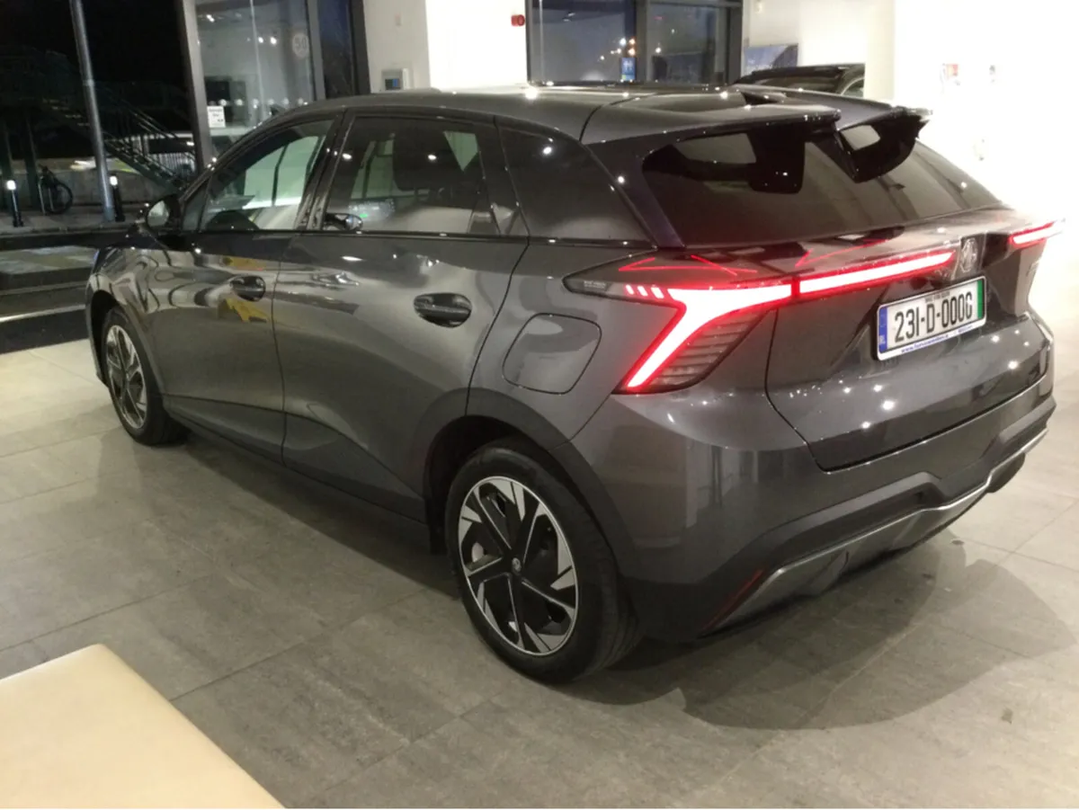 MG 4 TROPHY 64kW ** Long Range ** - Image 3