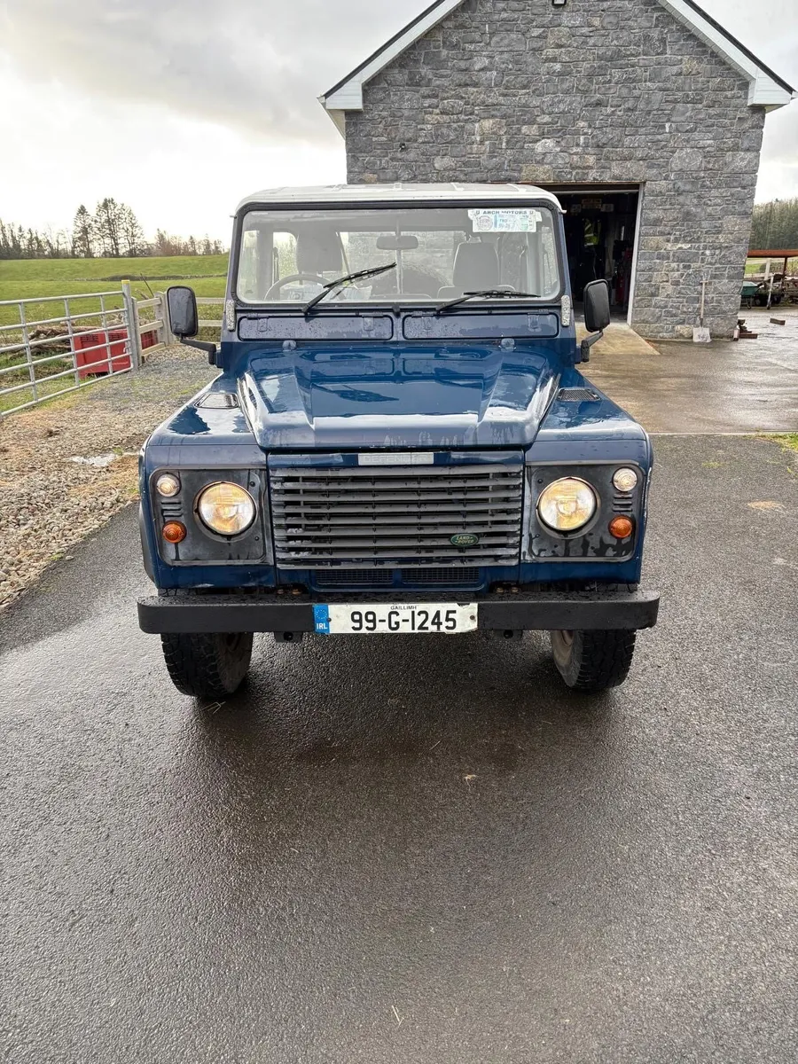 Land Rover defender - Image 1