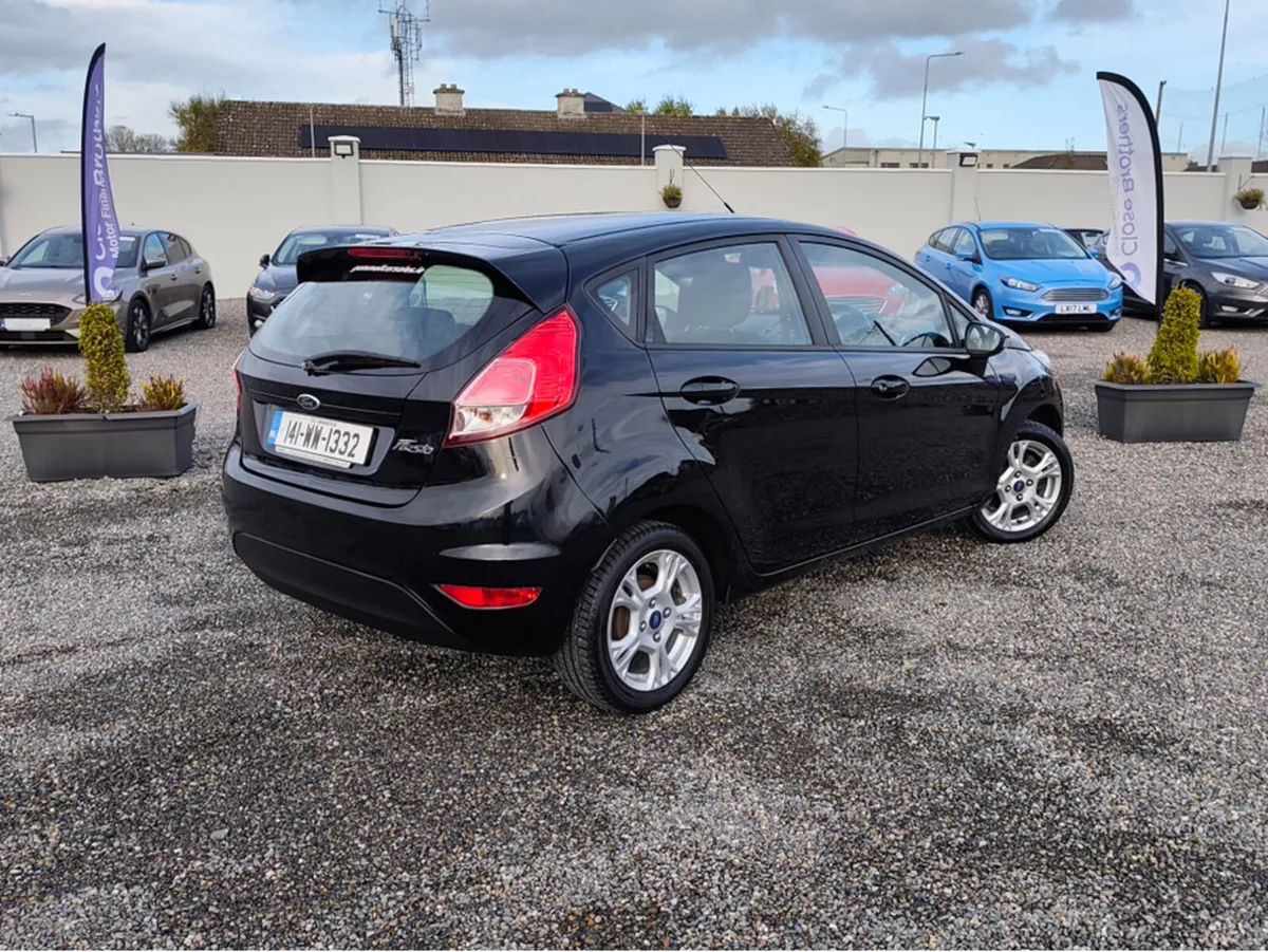 Ford Fiesta MCA ZETEC 1.25 60PS M5 4DR - Image 2