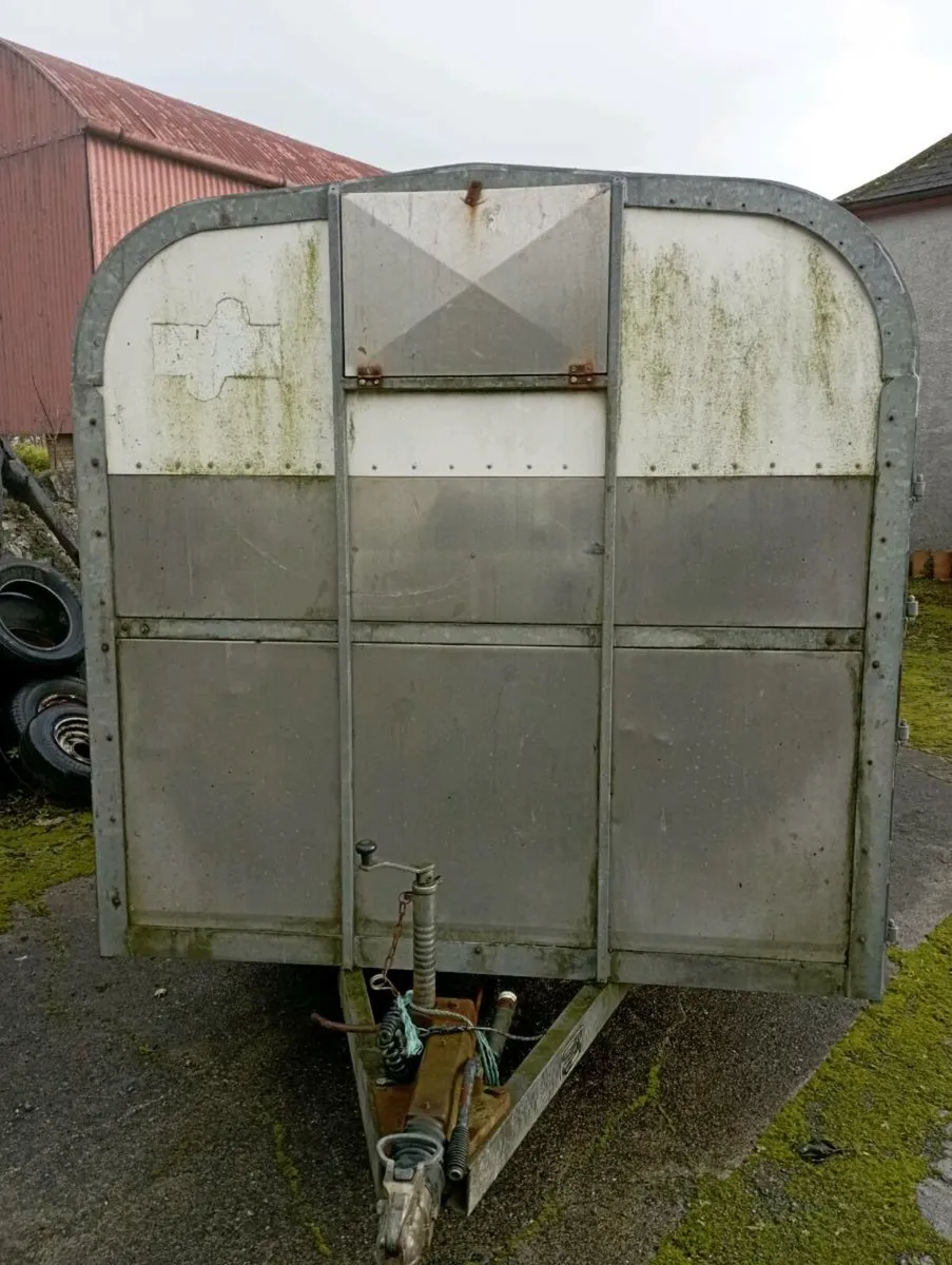 Nugent Tri axle cattle trailer - Image 2