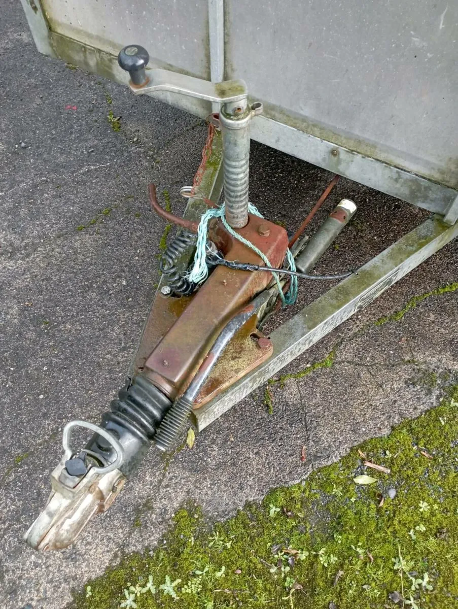 Nugent Tri axle cattle trailer - Image 3