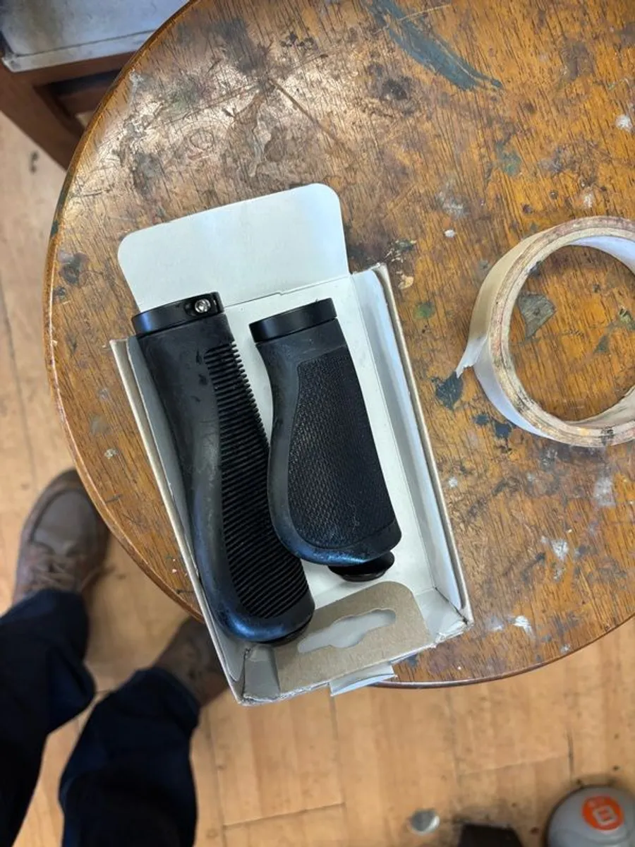 Brooks handlebar grips - Image 1