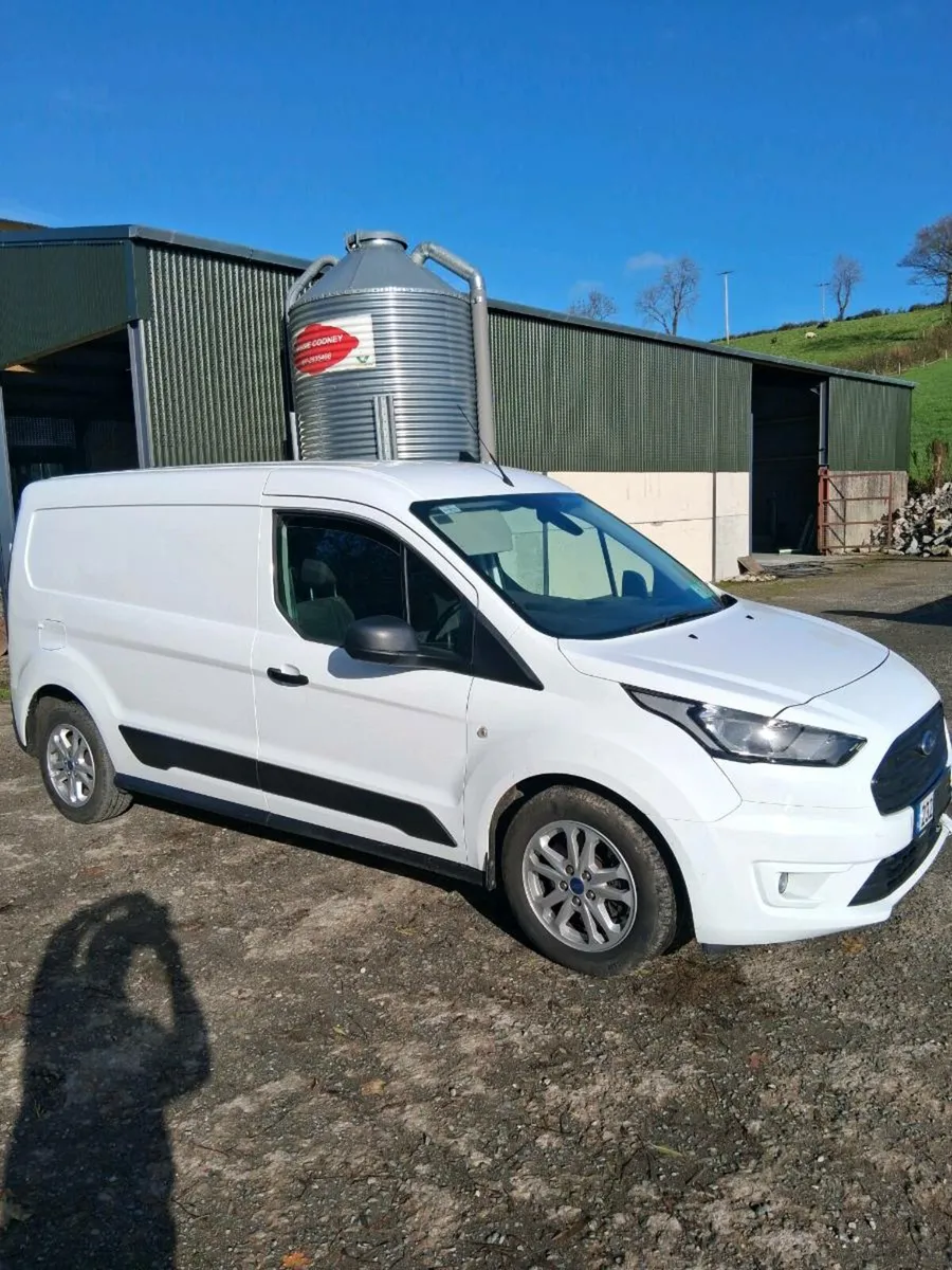 232 CONNECT VAN - Image 2