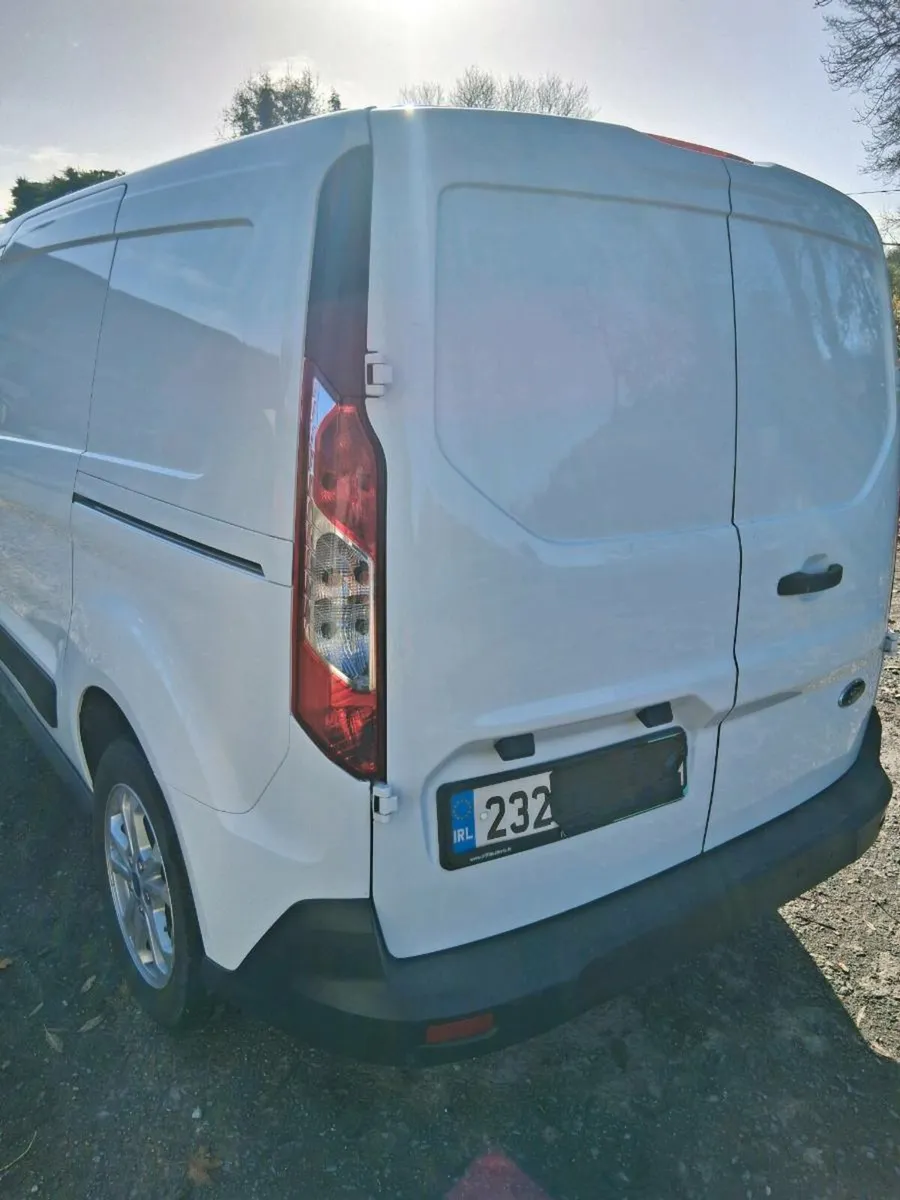 232 CONNECT VAN - Image 4