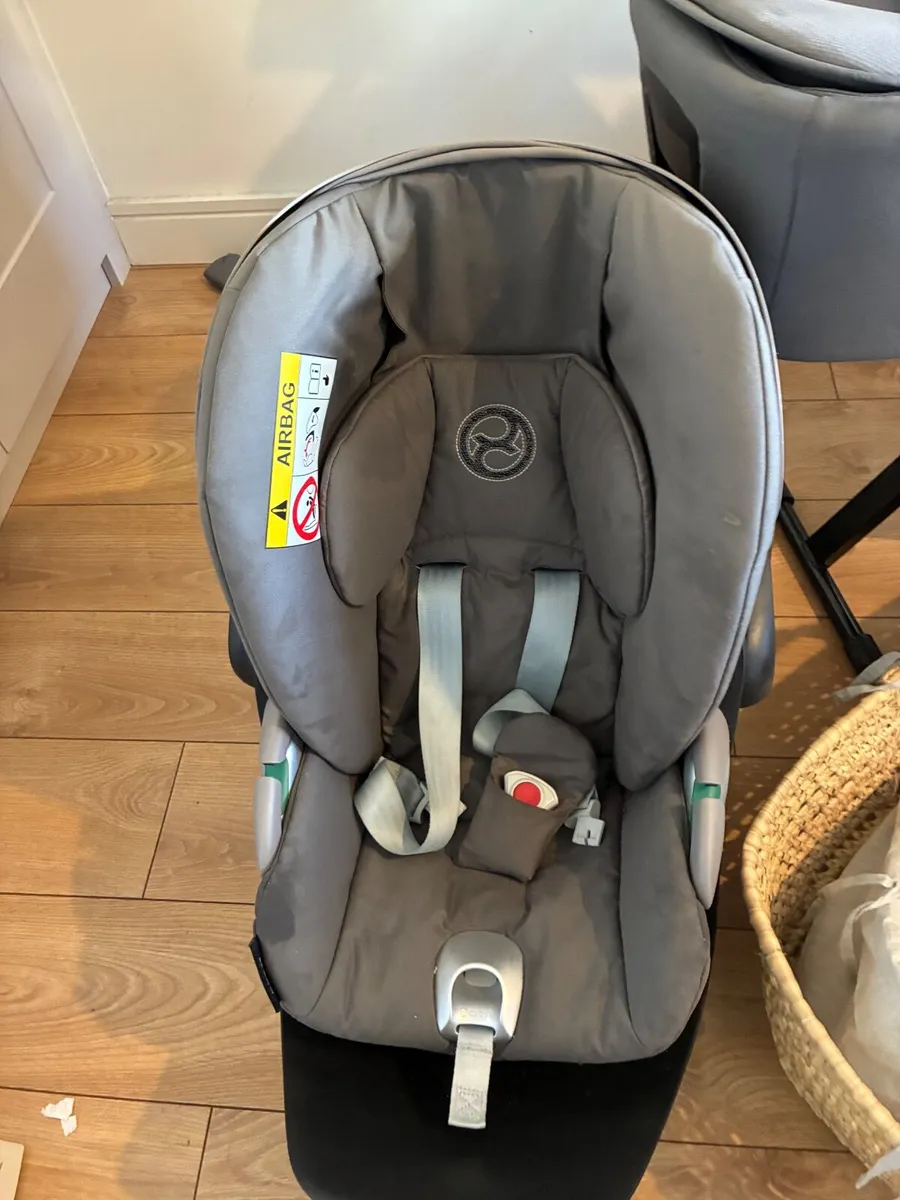 Baby stroller bundle - Image 4