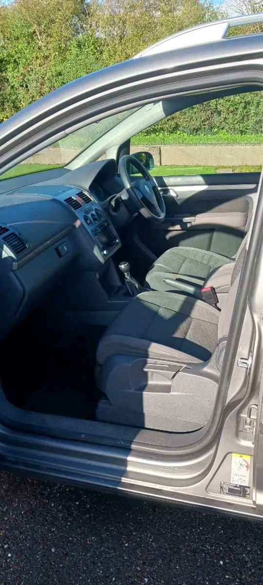 Volkswagon Touran - Image 3