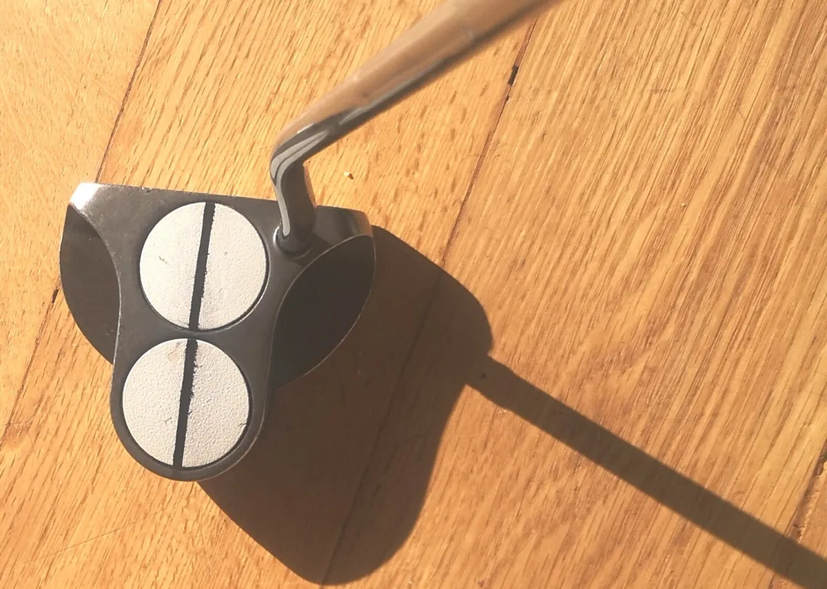 Oddysey White Hot 2 ball putter, 31 inch Left Hand - Image 1