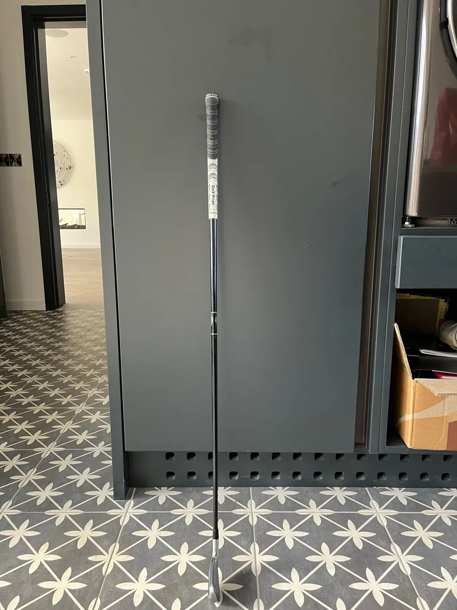 Callaway Apex UT 2 iron - Image 1