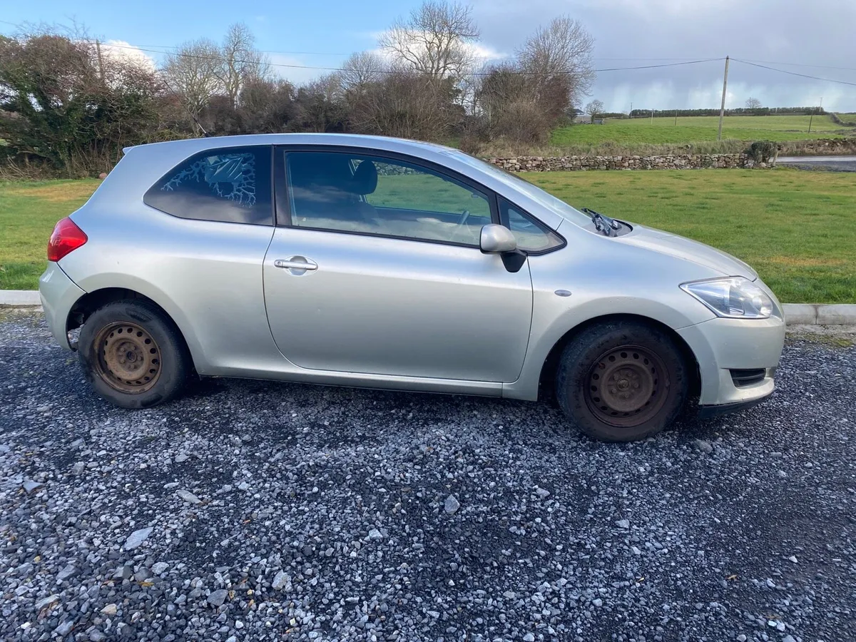 Toyota Auris Van 1.4 - Image 1