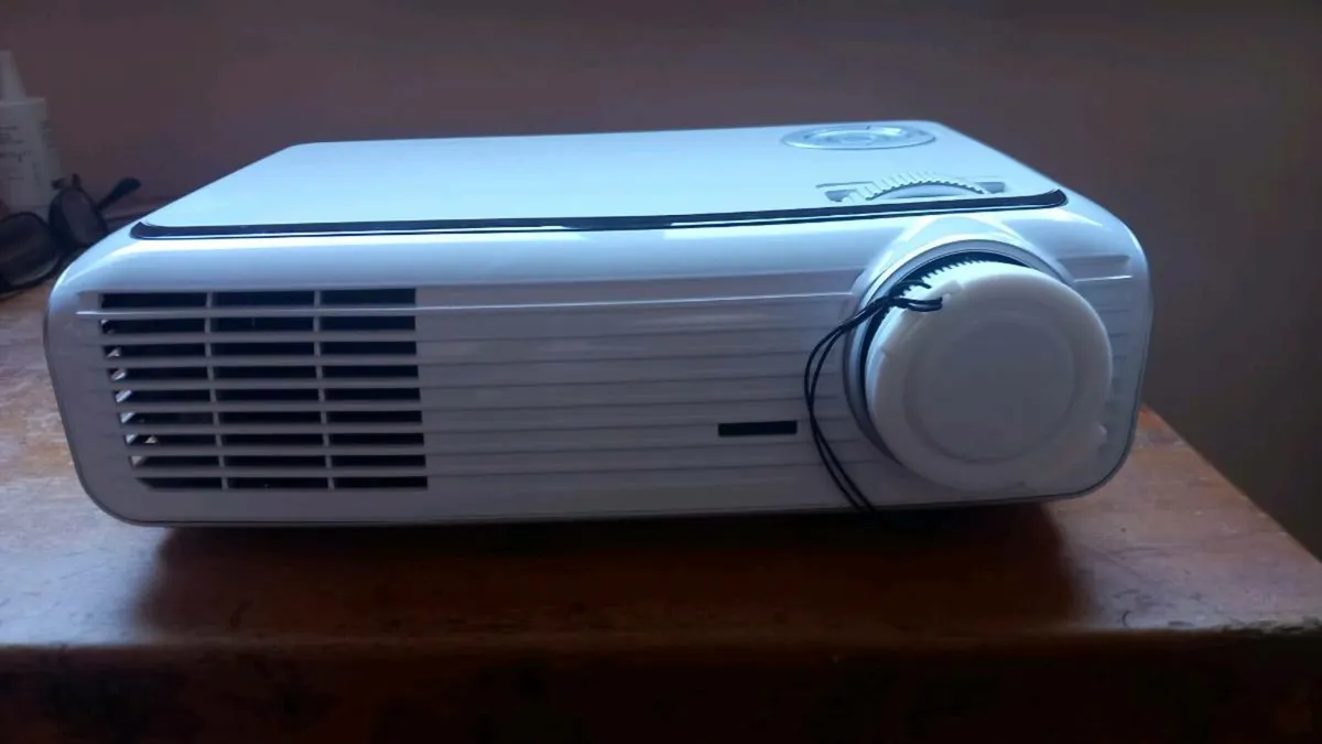Projector - Image 1
