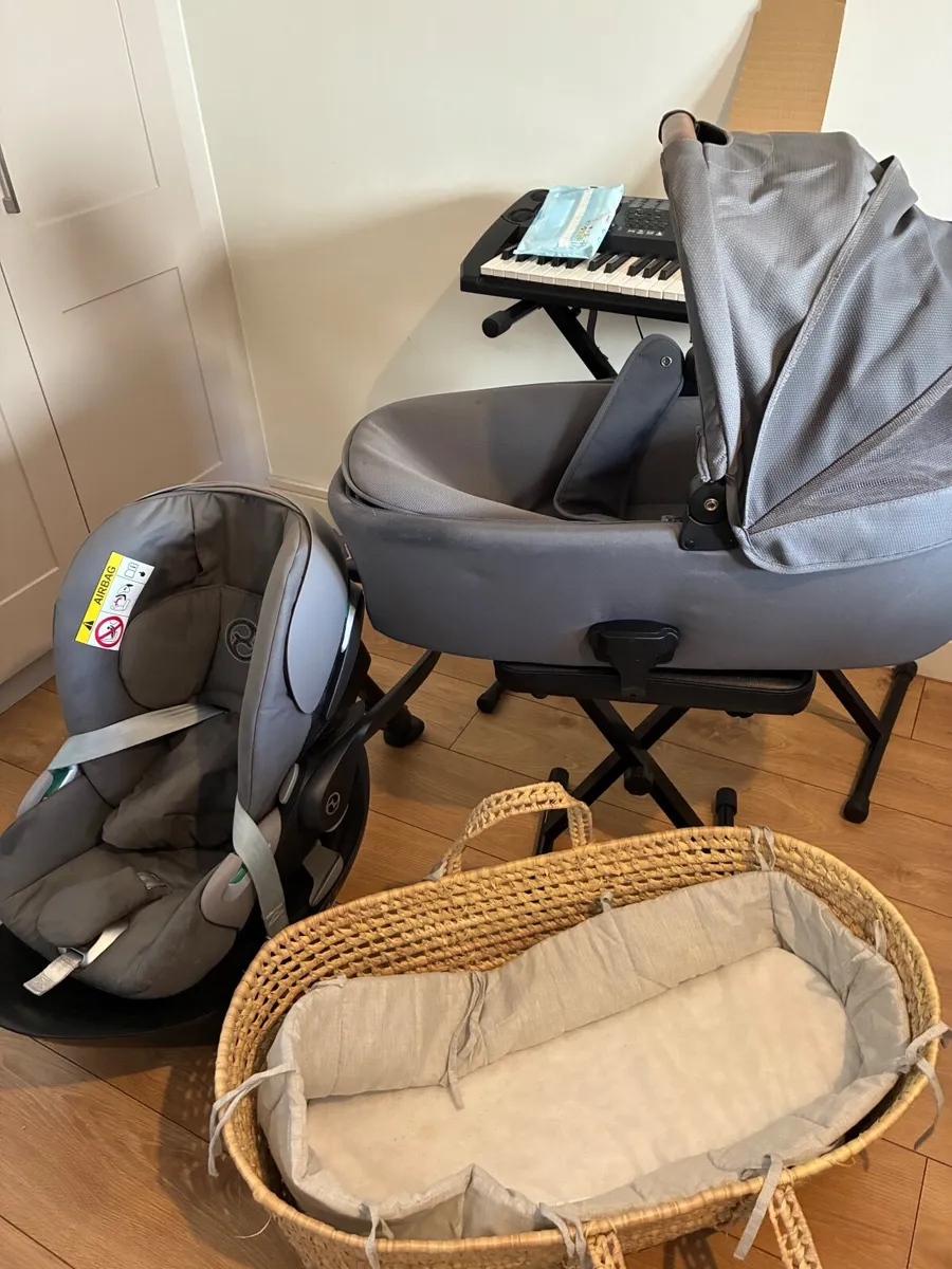 Baby stroller bundle - Image 1