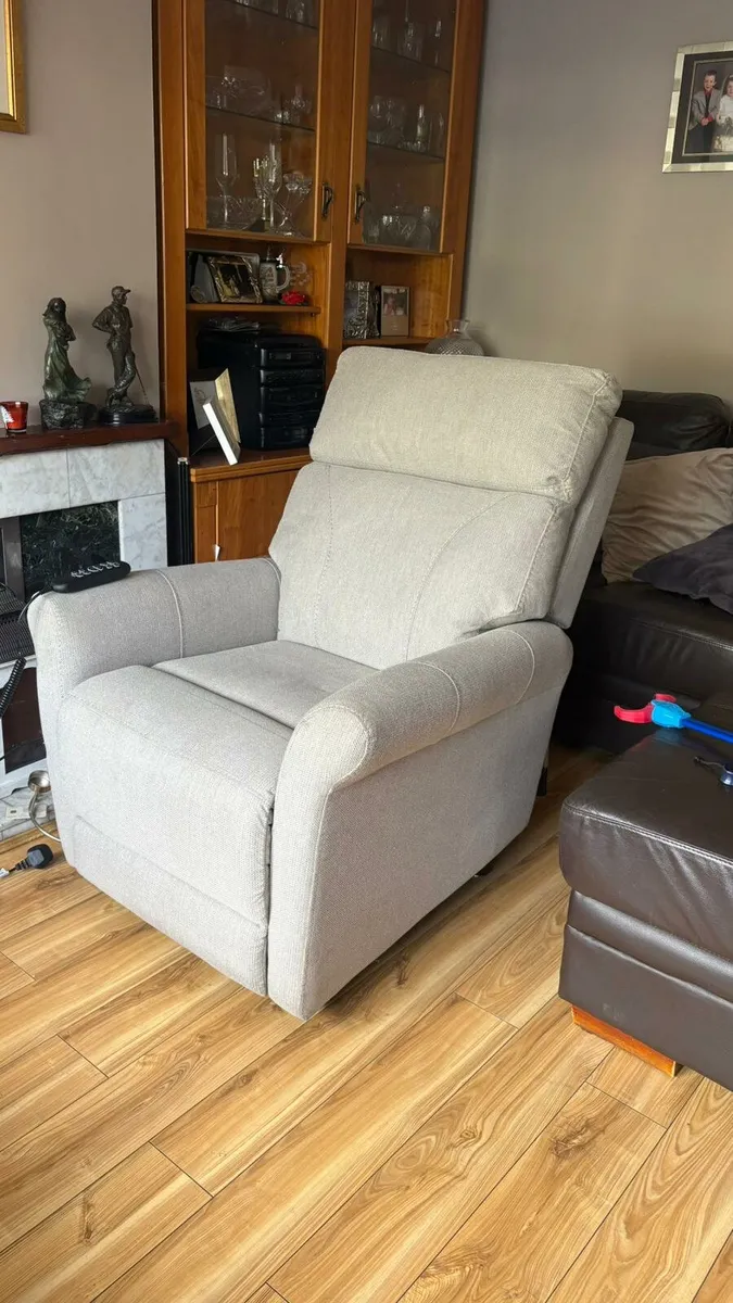 Mobility chair - Image 1