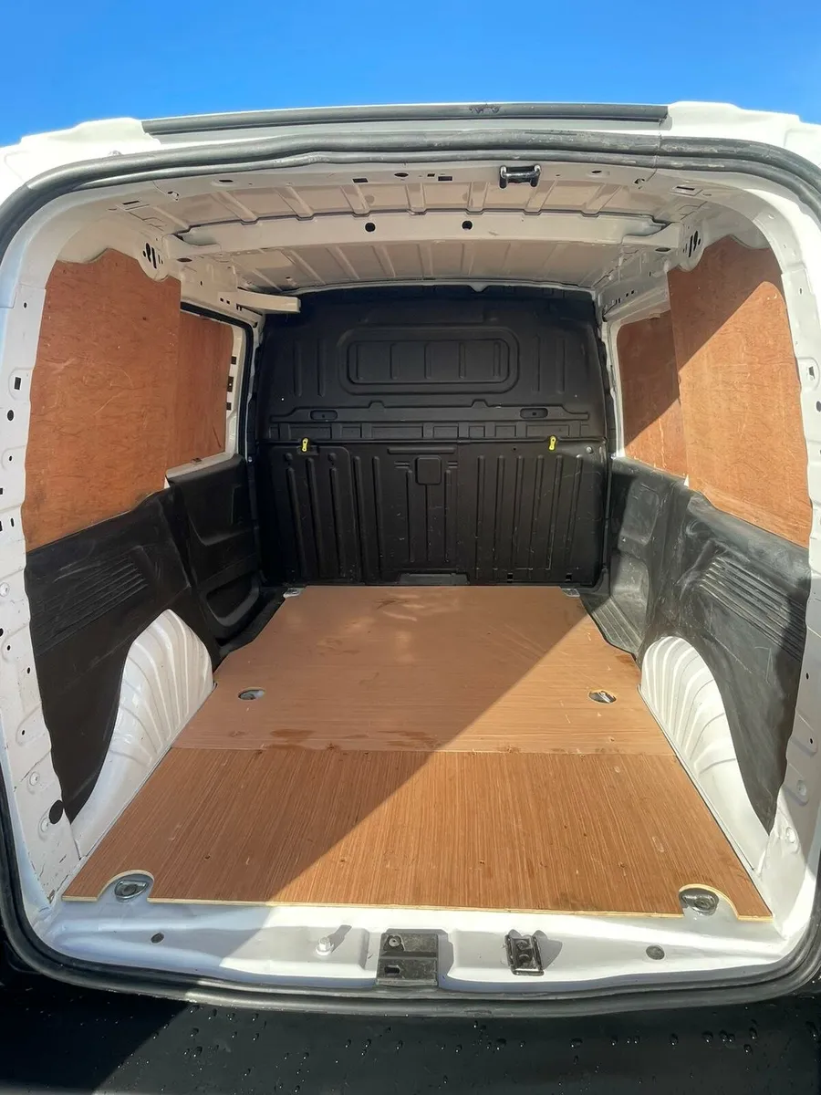 Peugeot Partner - Image 4