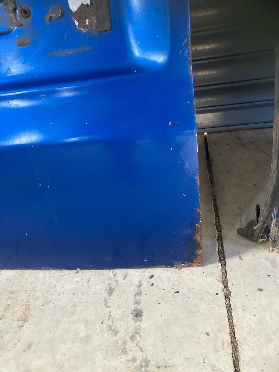 VW T5 Transporter rear doors - Image 4