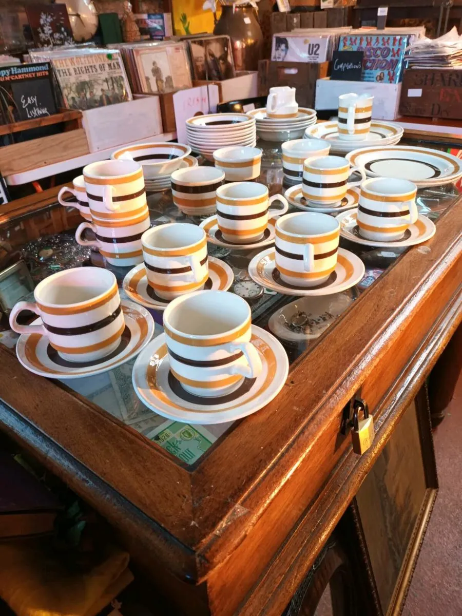 Carrigaline pottery - Image 1