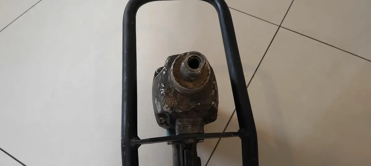 Makita UT120 Paddle Mixer 110v - Image 3