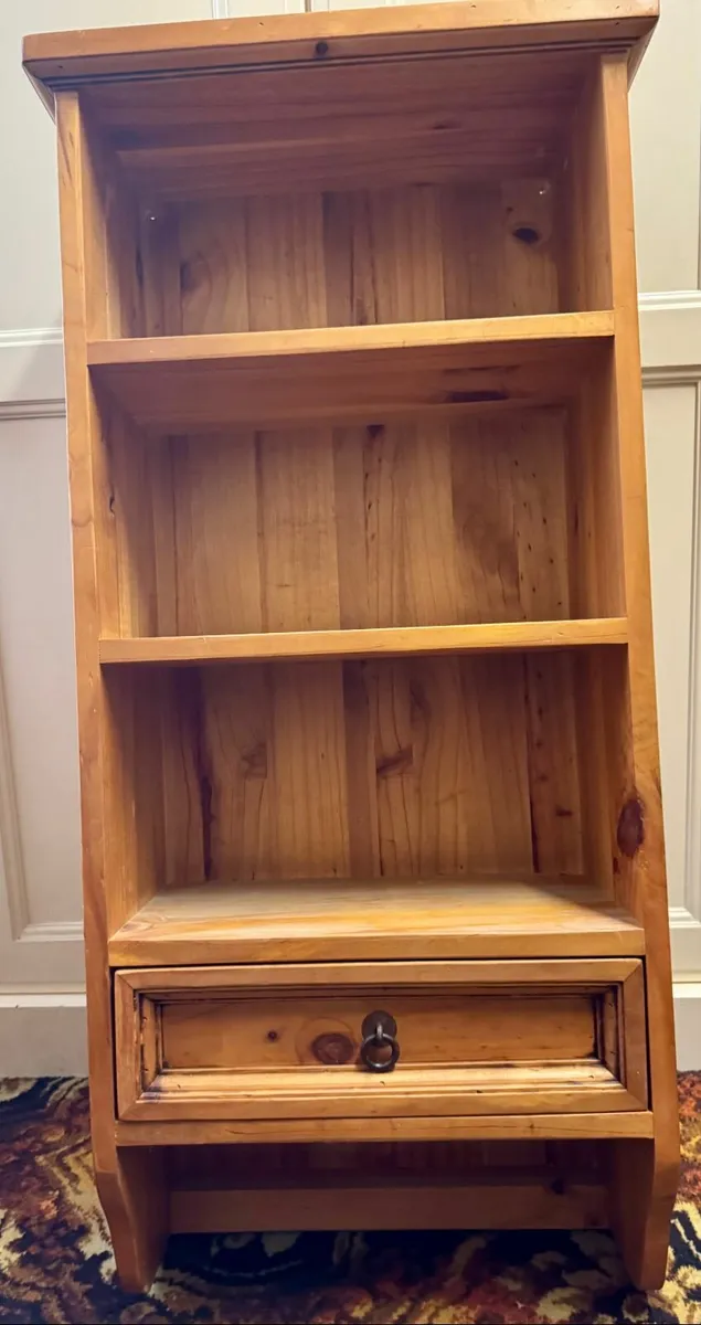 Wall mounted display shelving unit - Image 1