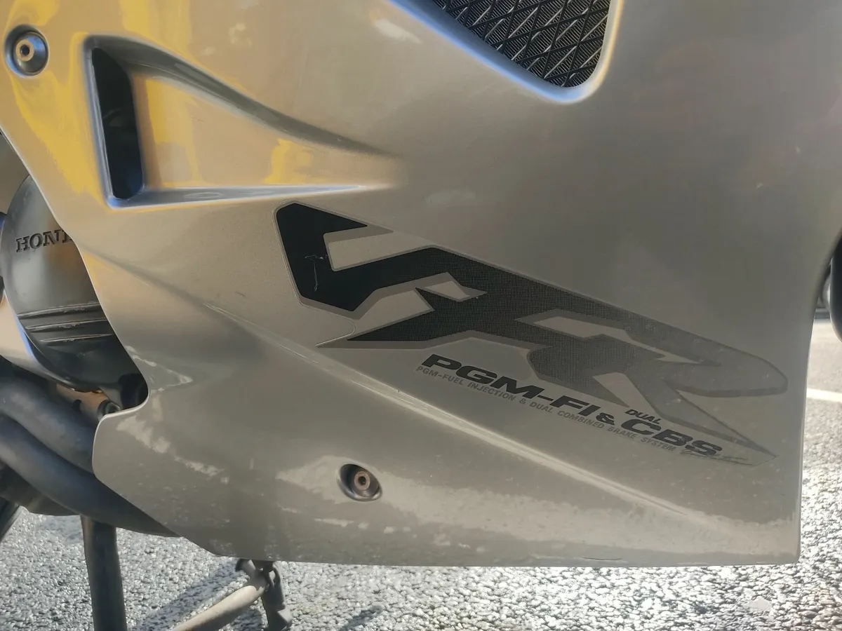 1998 Honda VFR 800f - Image 3