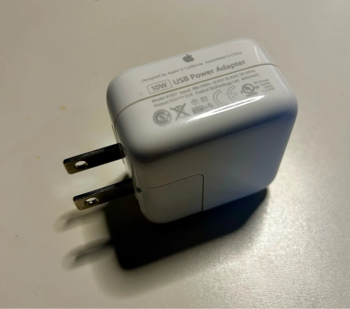 10W USB Apple Power Adapter - Image 1