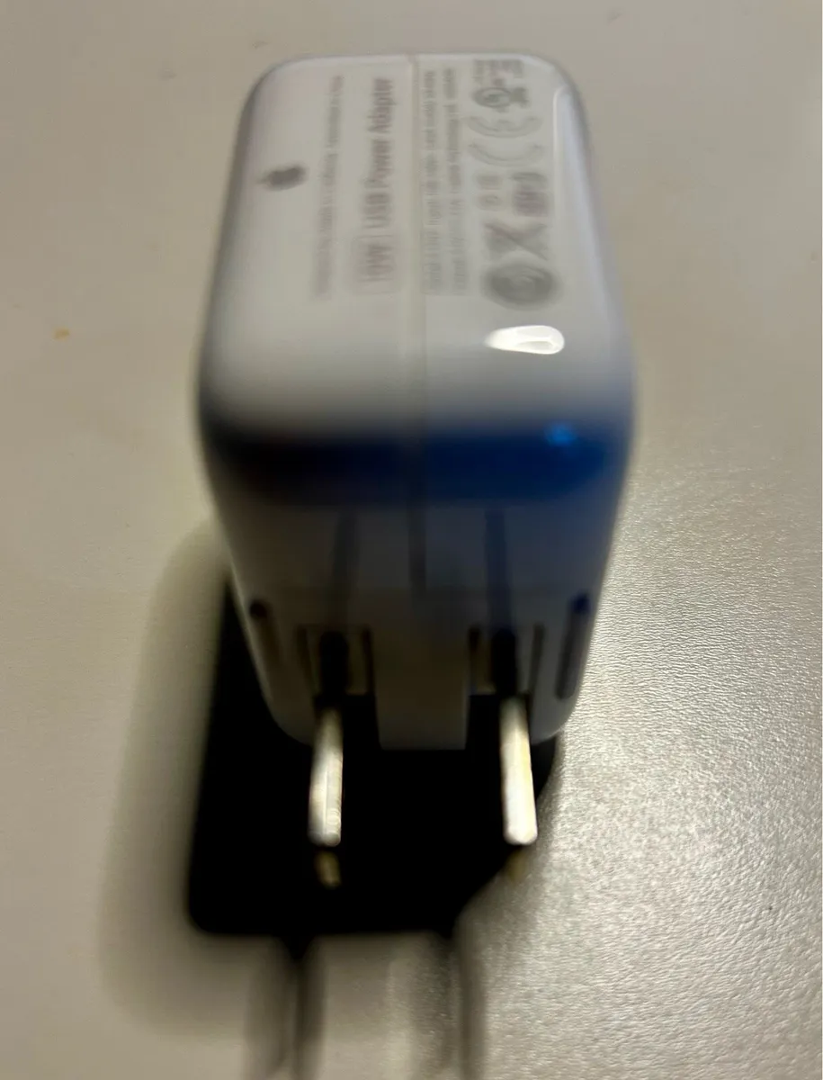 10W USB Apple Power Adapter - Image 4