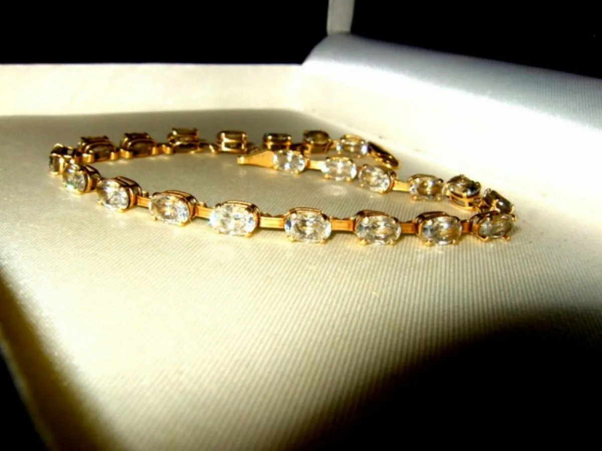 Vintage Hallmarked 14ct Gold Tennis Bracelet - Image 4