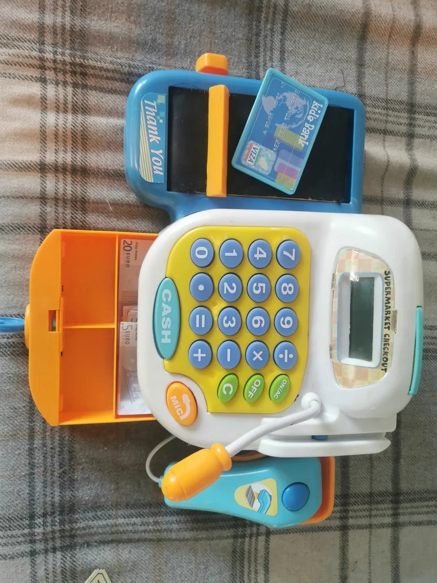 Wooden theatre and shop - Image 3