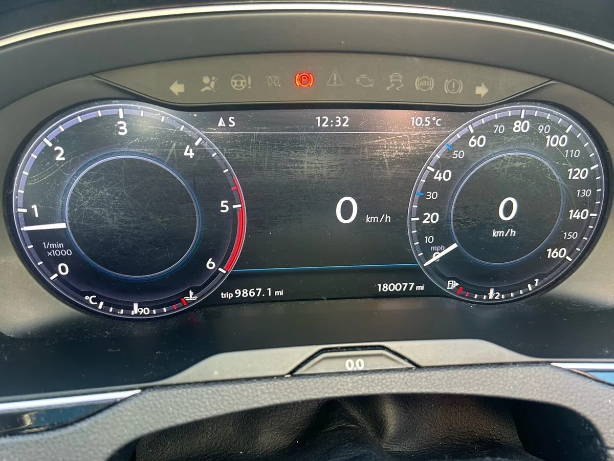 2017 VW R line Passat - Image 4