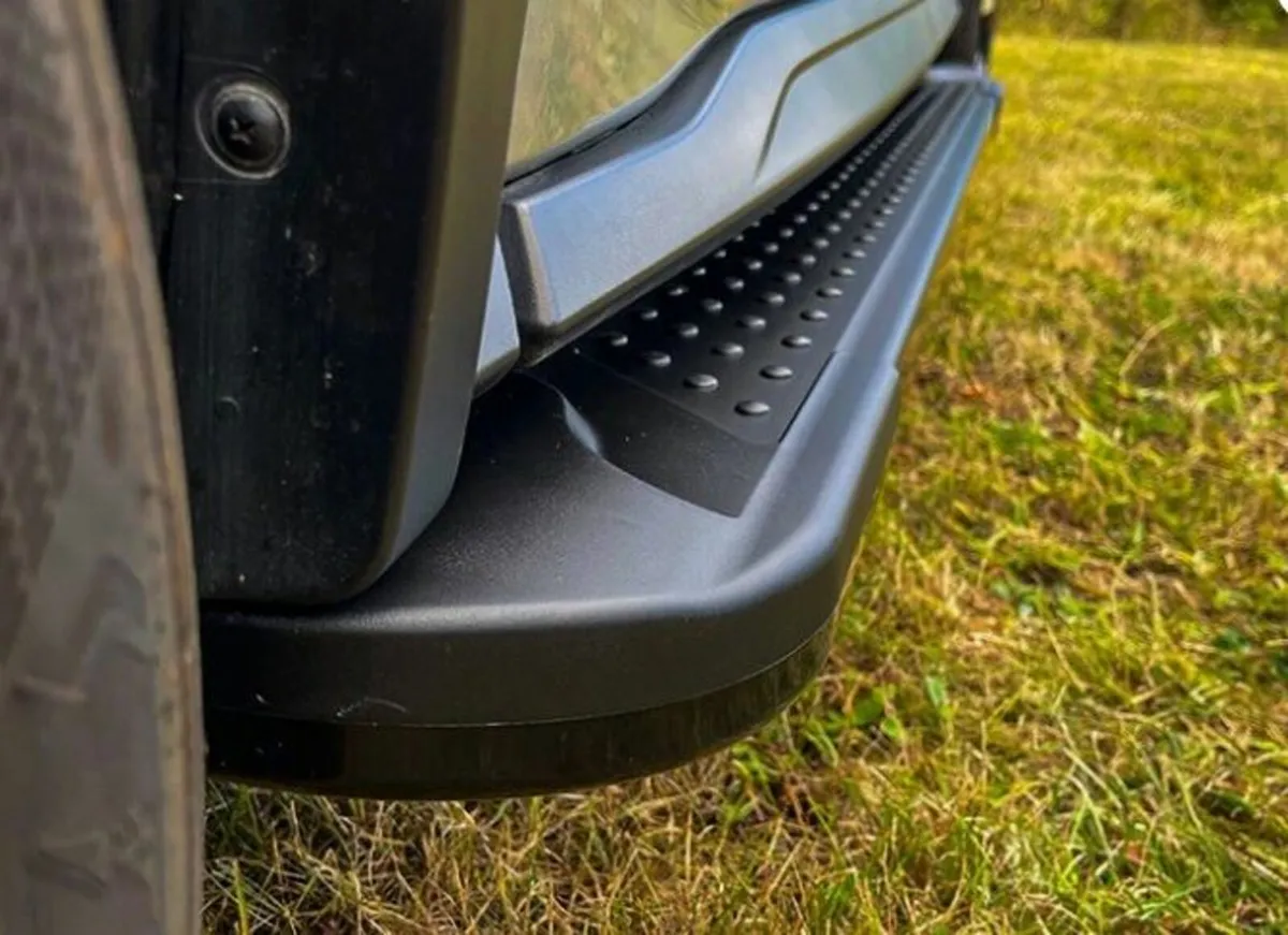 Volkswagen Transporter Springs and side steps - Image 2