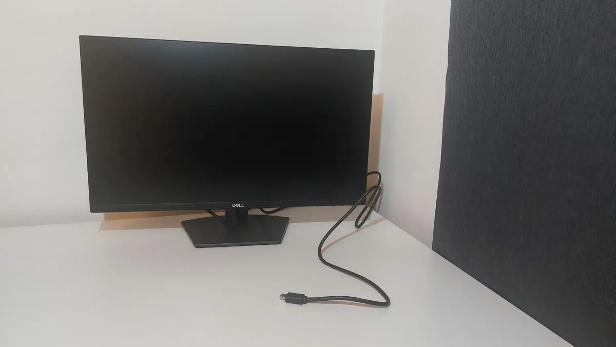 DELL Computer Monitor 24 inch - Image 1