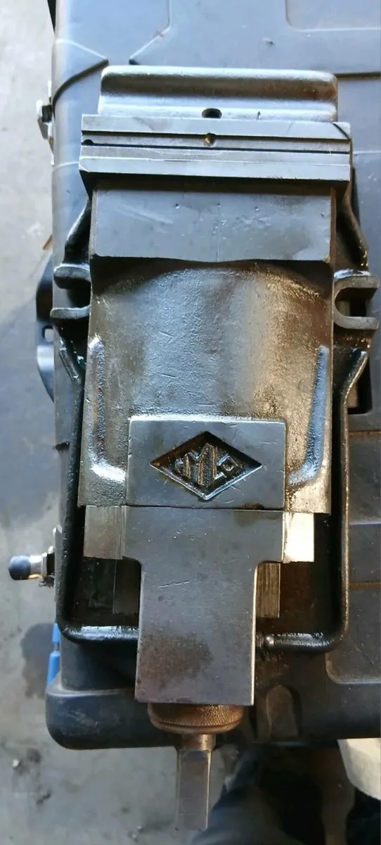 HYLO hydraulic MILLING MACHINE  VICE - Image 3