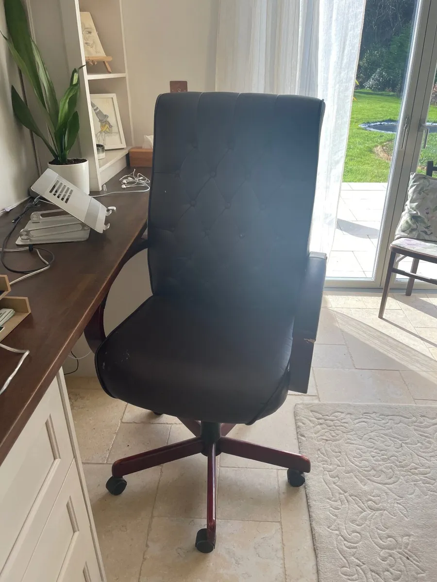 4 Office desk chairs - Image 1