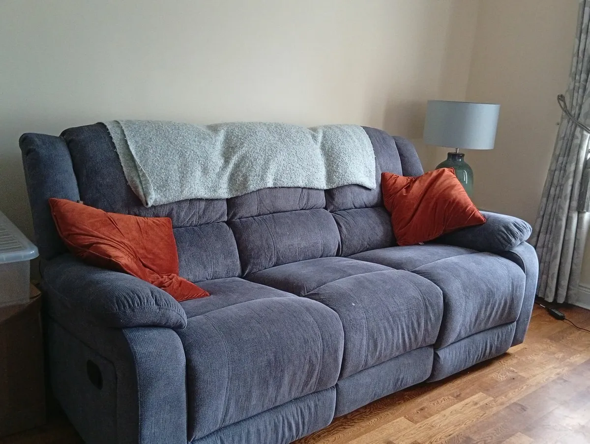3 Seater Recliner Sofa - Image 1