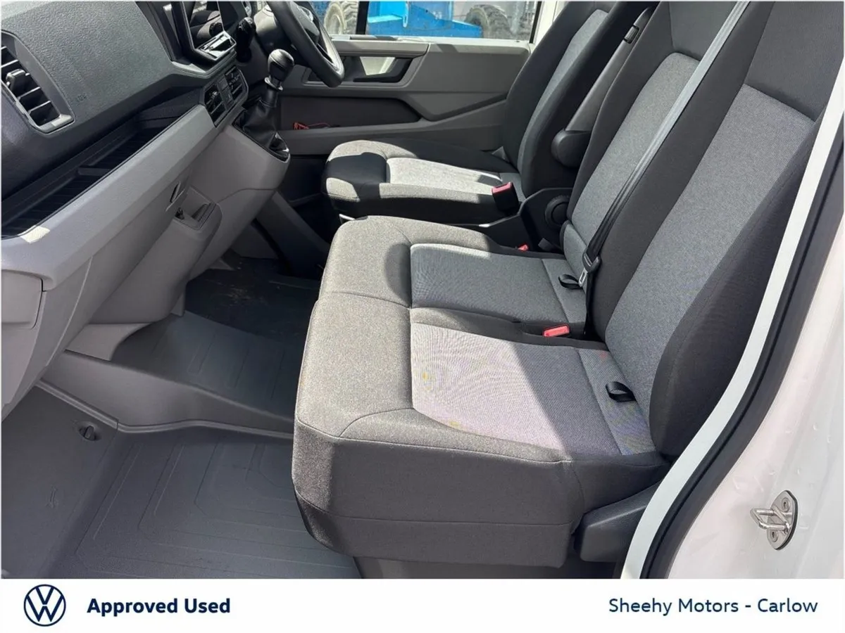 Volkswagen Crafter 2.0tdi 140hp MWB Trendline - Image 4