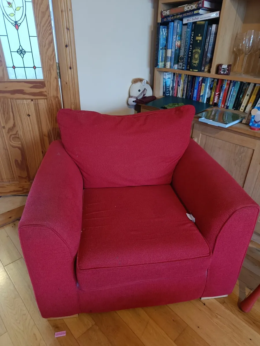 Three Seater Sofa and two armchairs - Image 3