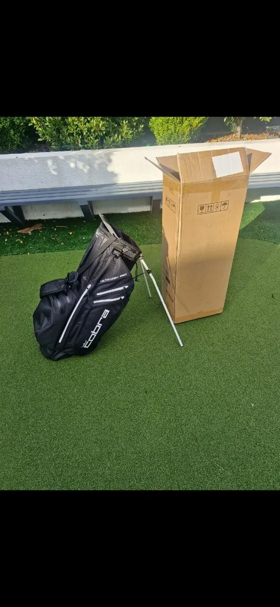 Cobra waterproof stand bag - Image 1