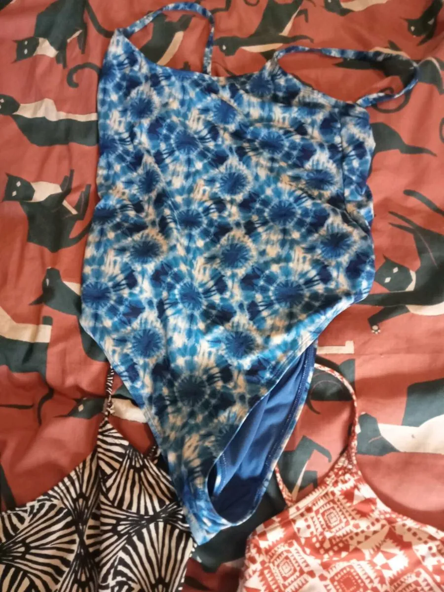 Ladies swimsuit bundle size 10 - Image 4
