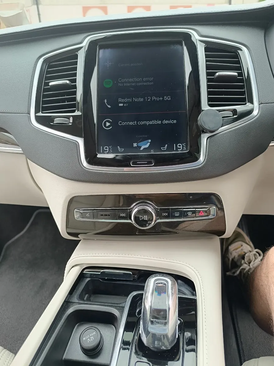 Gorgeous Volvo XC90  2.0 T8 INSCRIPTION AWD AUTO - Image 4