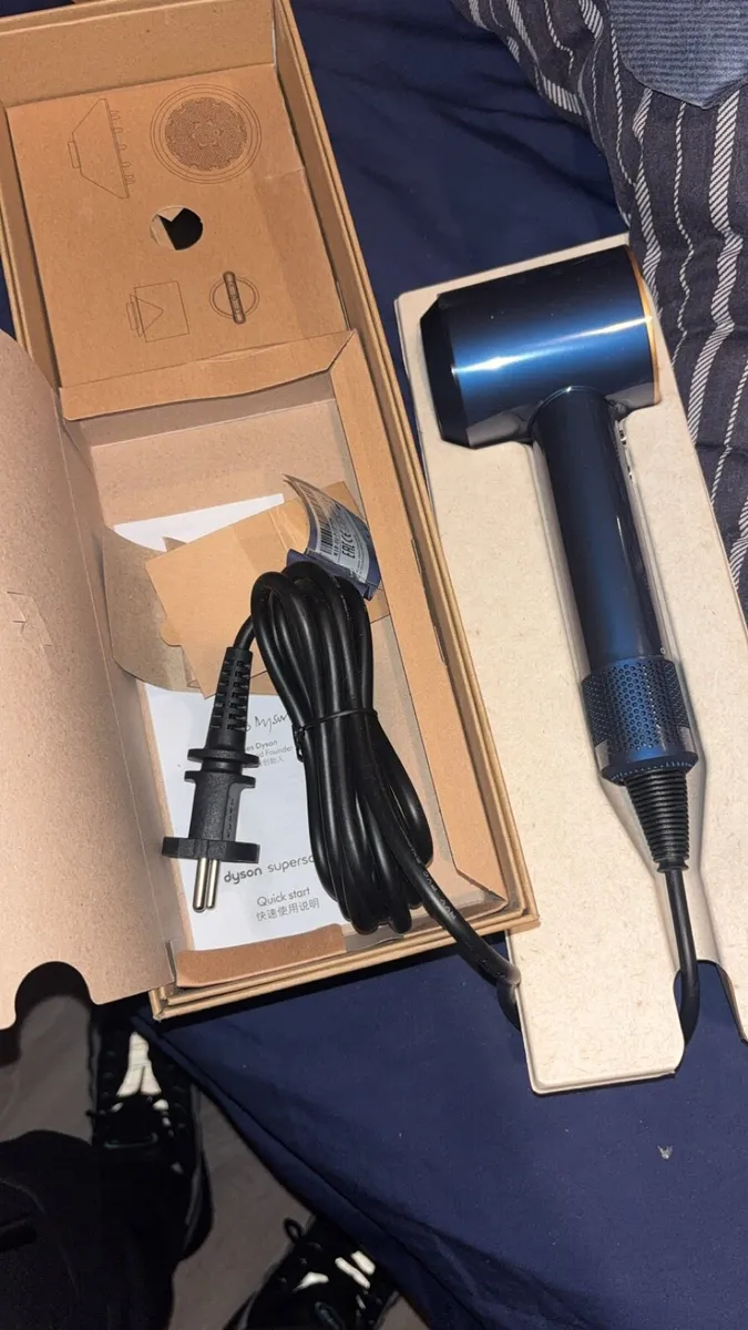 Dyson supersonic hairdryer - Image 3