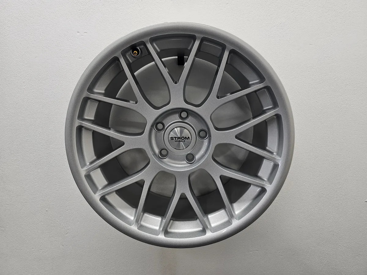 18" 19" STRÖM STR2 - Image 1