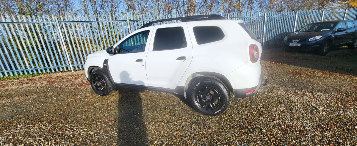 Dacia Duster 2019 like new - Image 2
