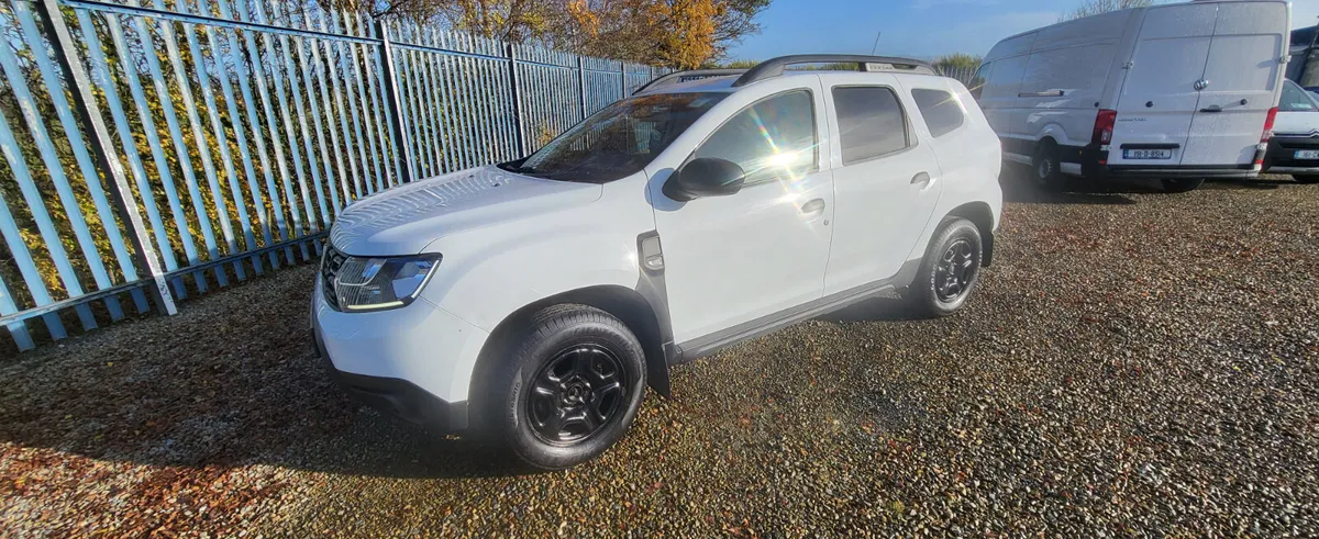 Dacia Duster 2019 like new - Image 1