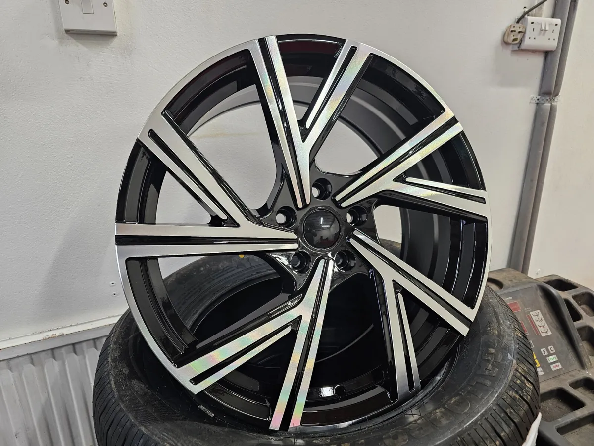 17" 18" 19" Volkswagen Bergamo Style - Image 1
