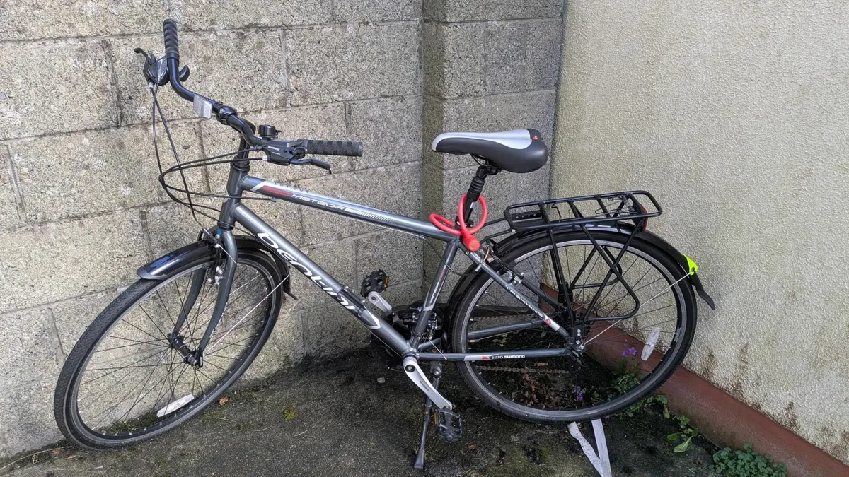 Barely used cycle - Image 1