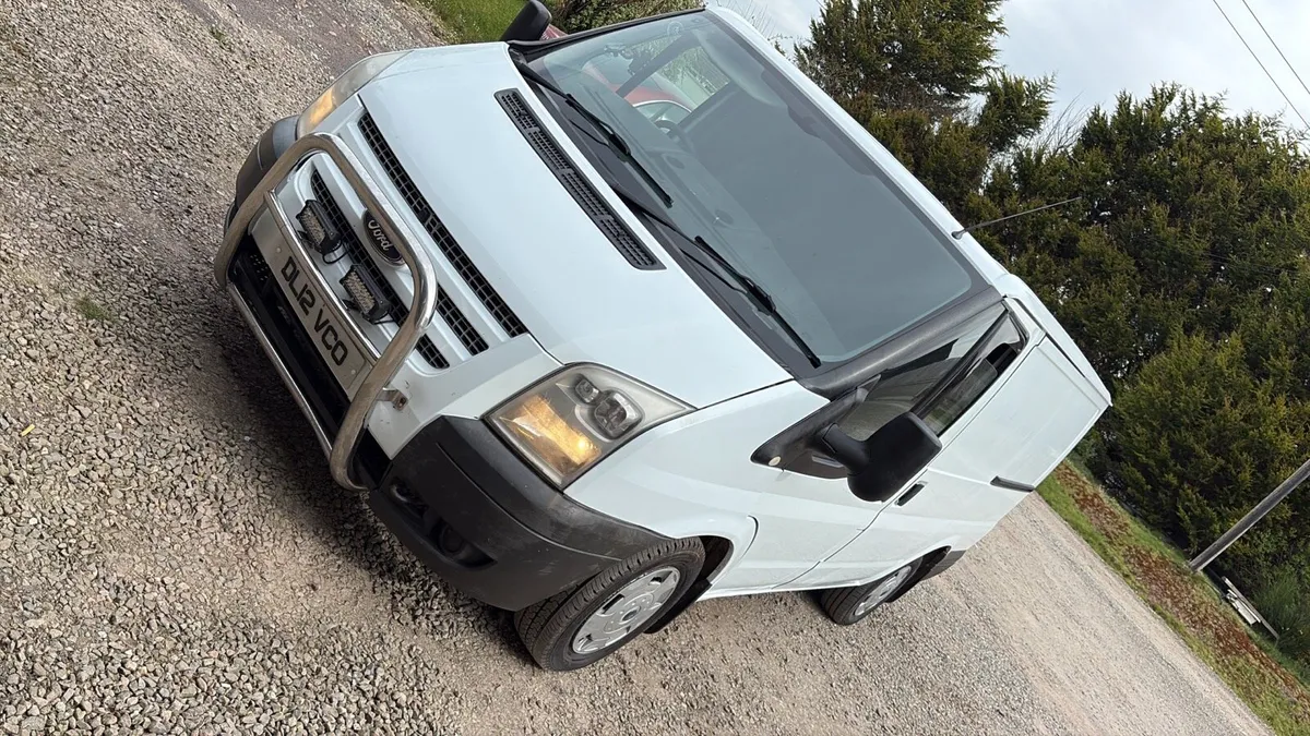 Transit van - Image 3