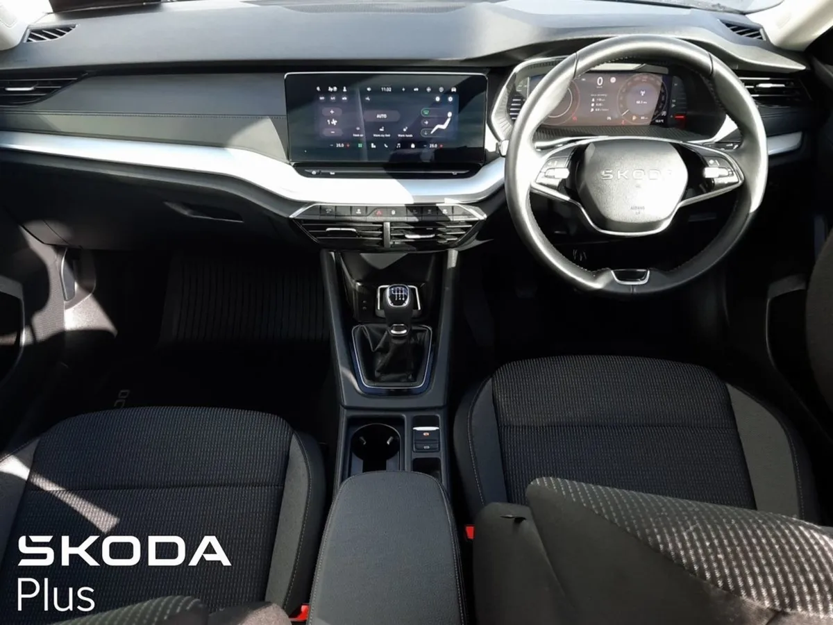 Skoda Octavia  sel Model like New 2.0tdi 115BHP - Image 2