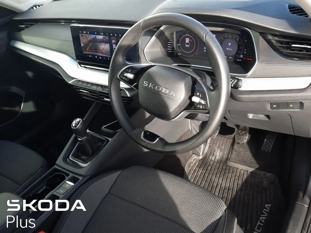 Skoda Octavia  sel Model like New 2.0tdi 115BHP - Image 4