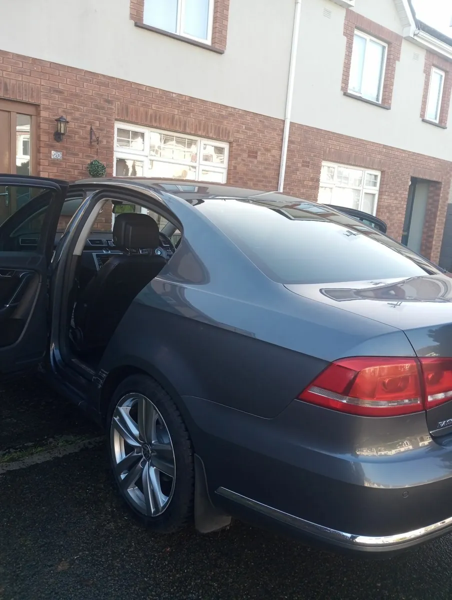 Volkswagen Passat 2013 - Image 1