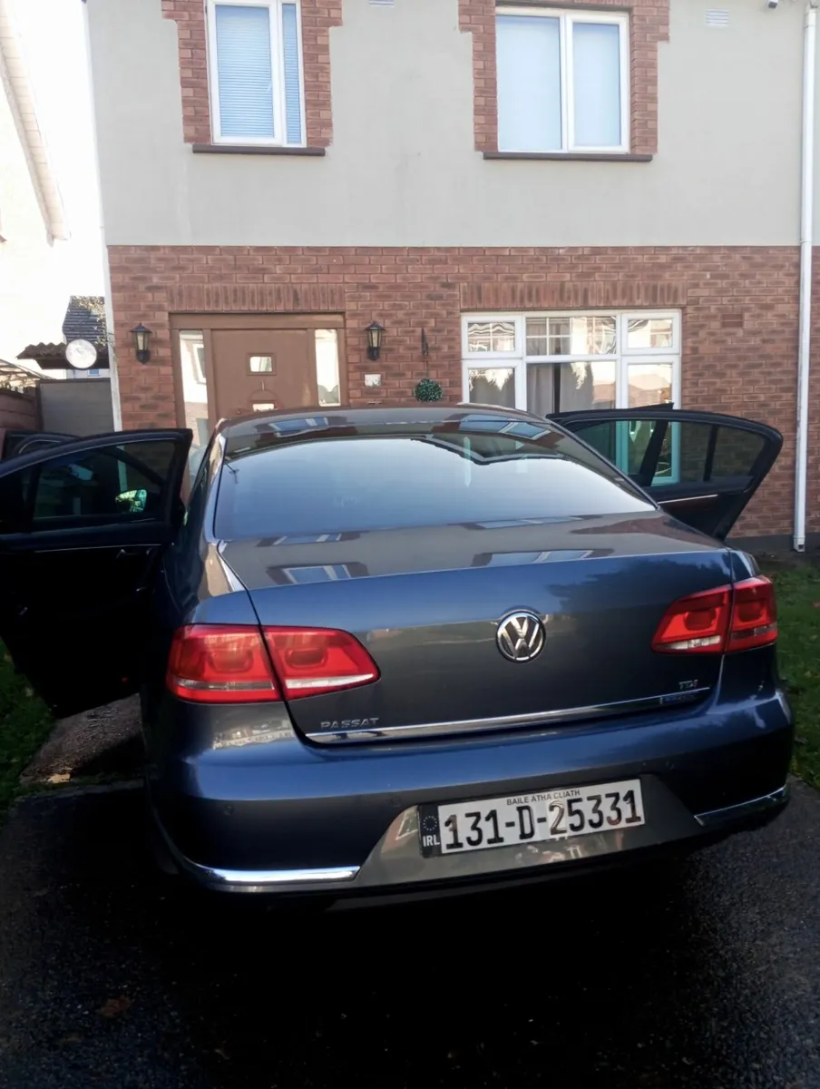 Volkswagen Passat 2013 - Image 2