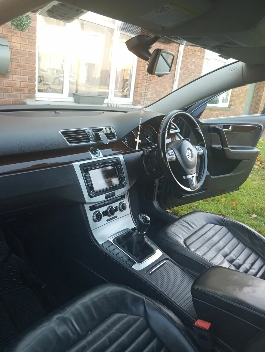 Volkswagen Passat 2013 - Image 3