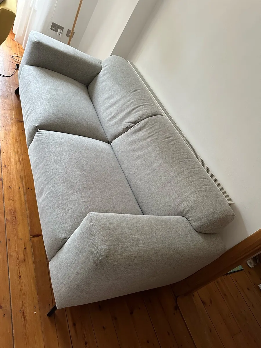 Couch - Image 3